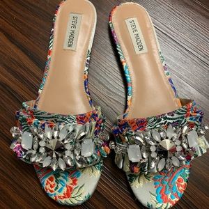 Steve Madden jacquard jeweled sandals. Size 9.